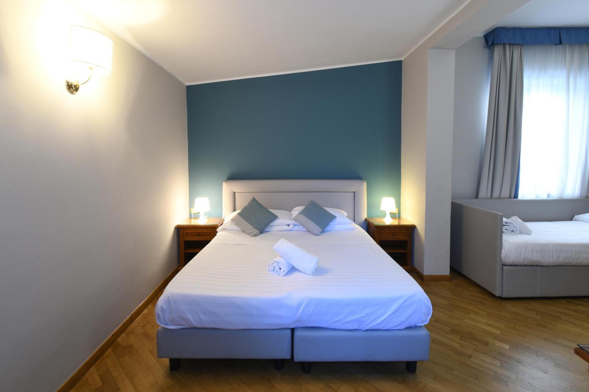 Hotel Cavour Rapallo Exterior photo