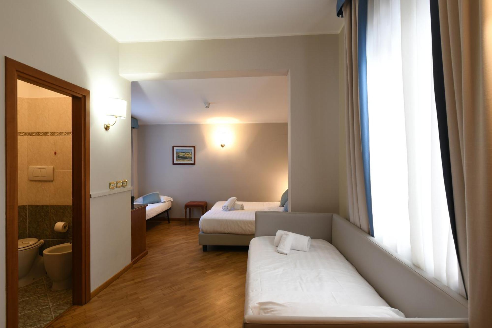 Hotel Cavour Rapallo Exterior photo