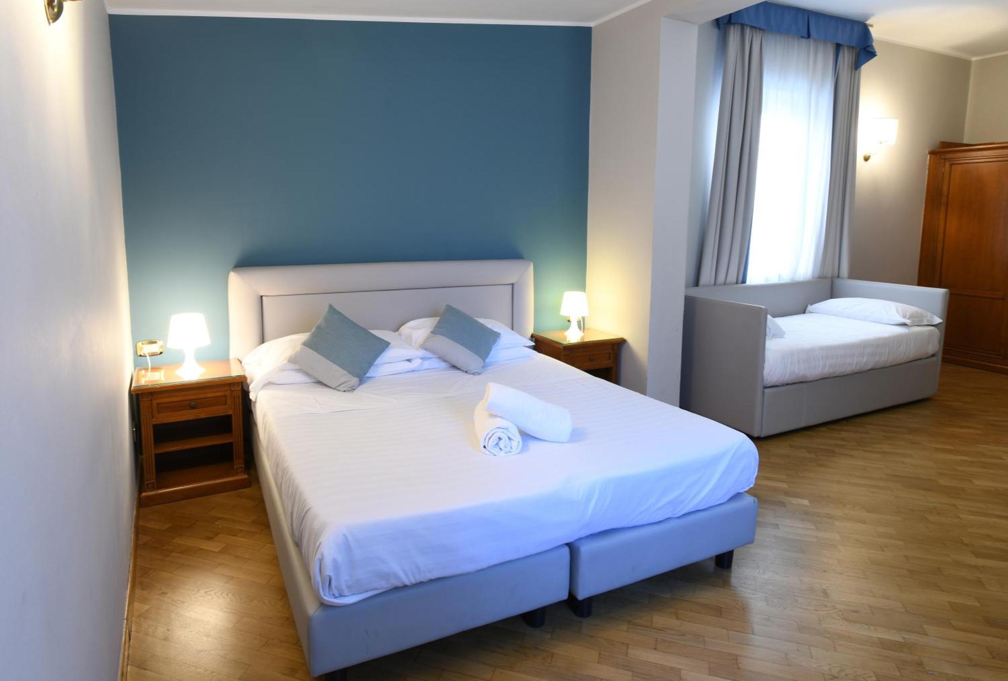 Hotel Cavour Rapallo Exterior photo
