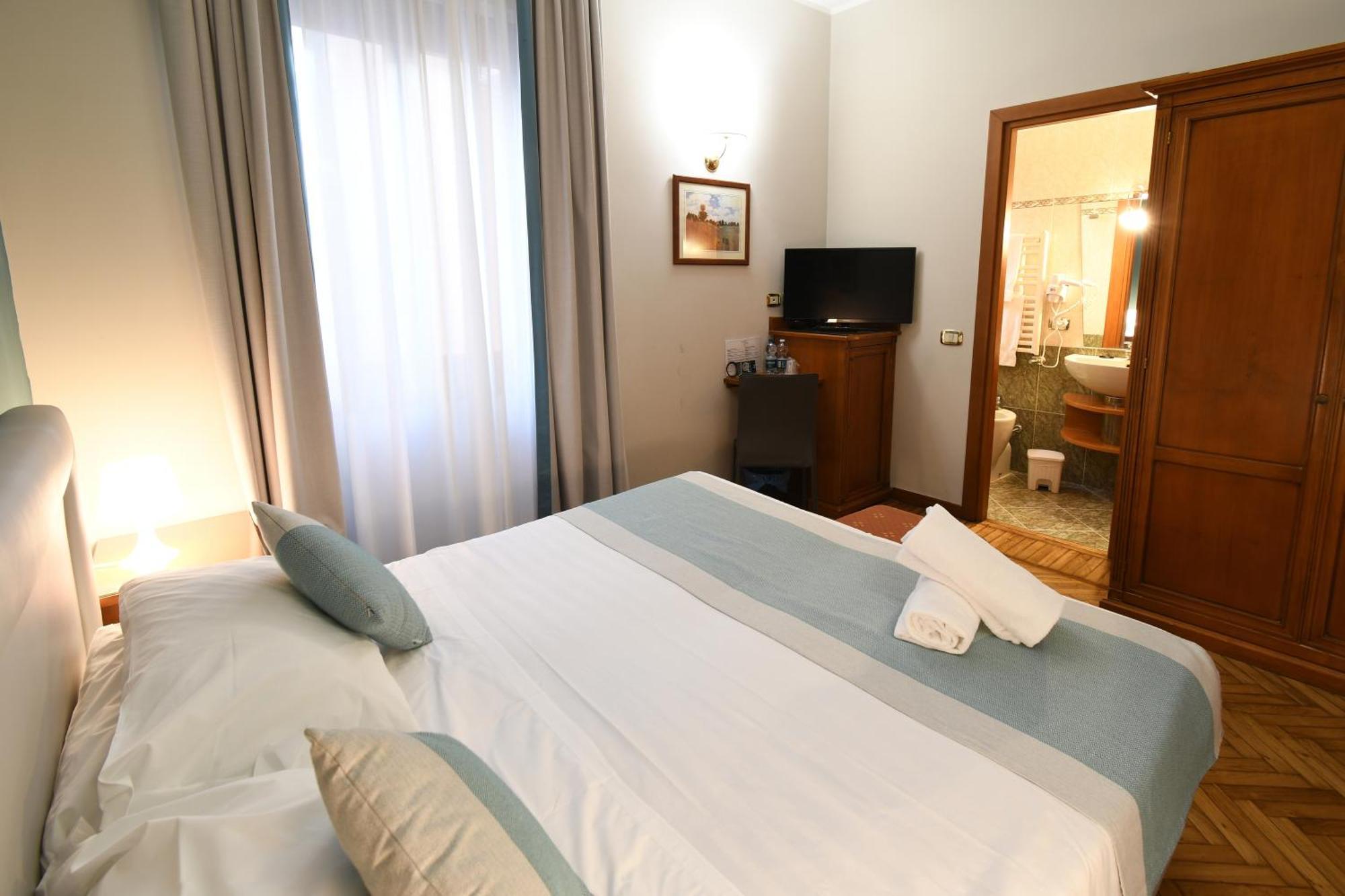 Hotel Cavour Rapallo Exterior photo