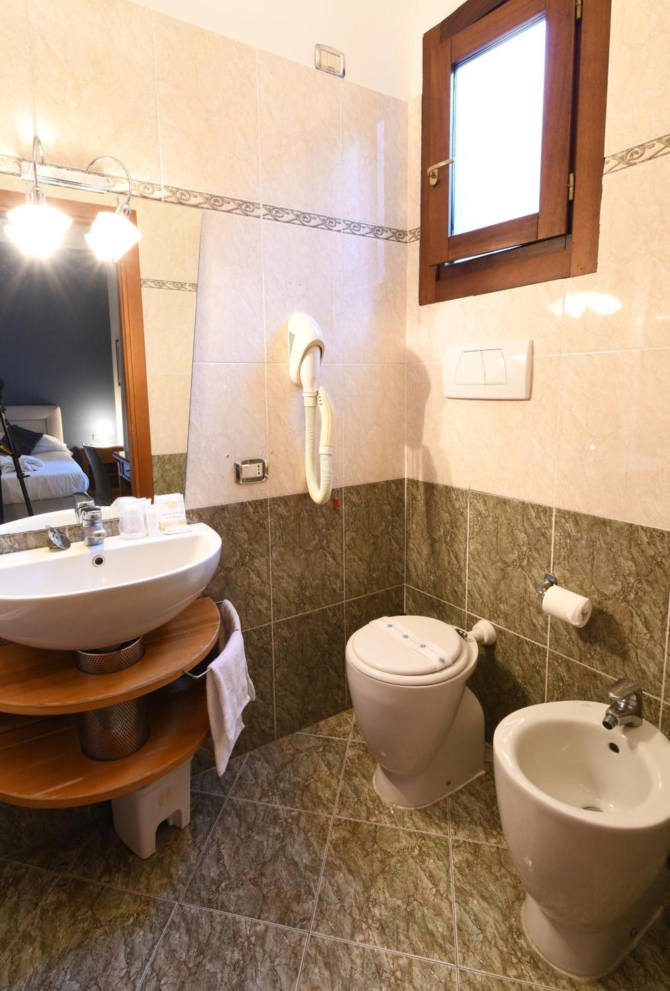 Hotel Cavour Rapallo Exterior photo