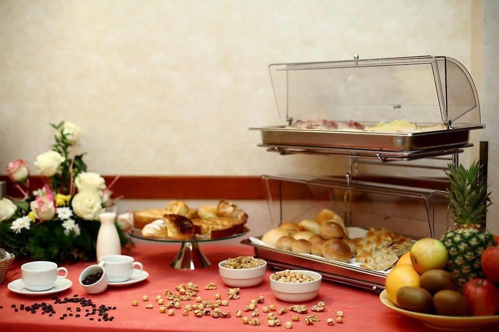 Hotel Cavour Rapallo Exterior photo