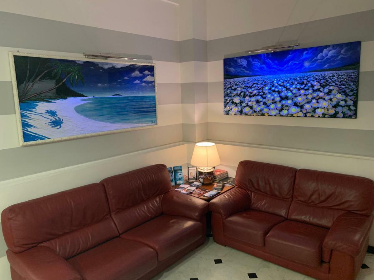 Hotel Cavour Rapallo Exterior photo